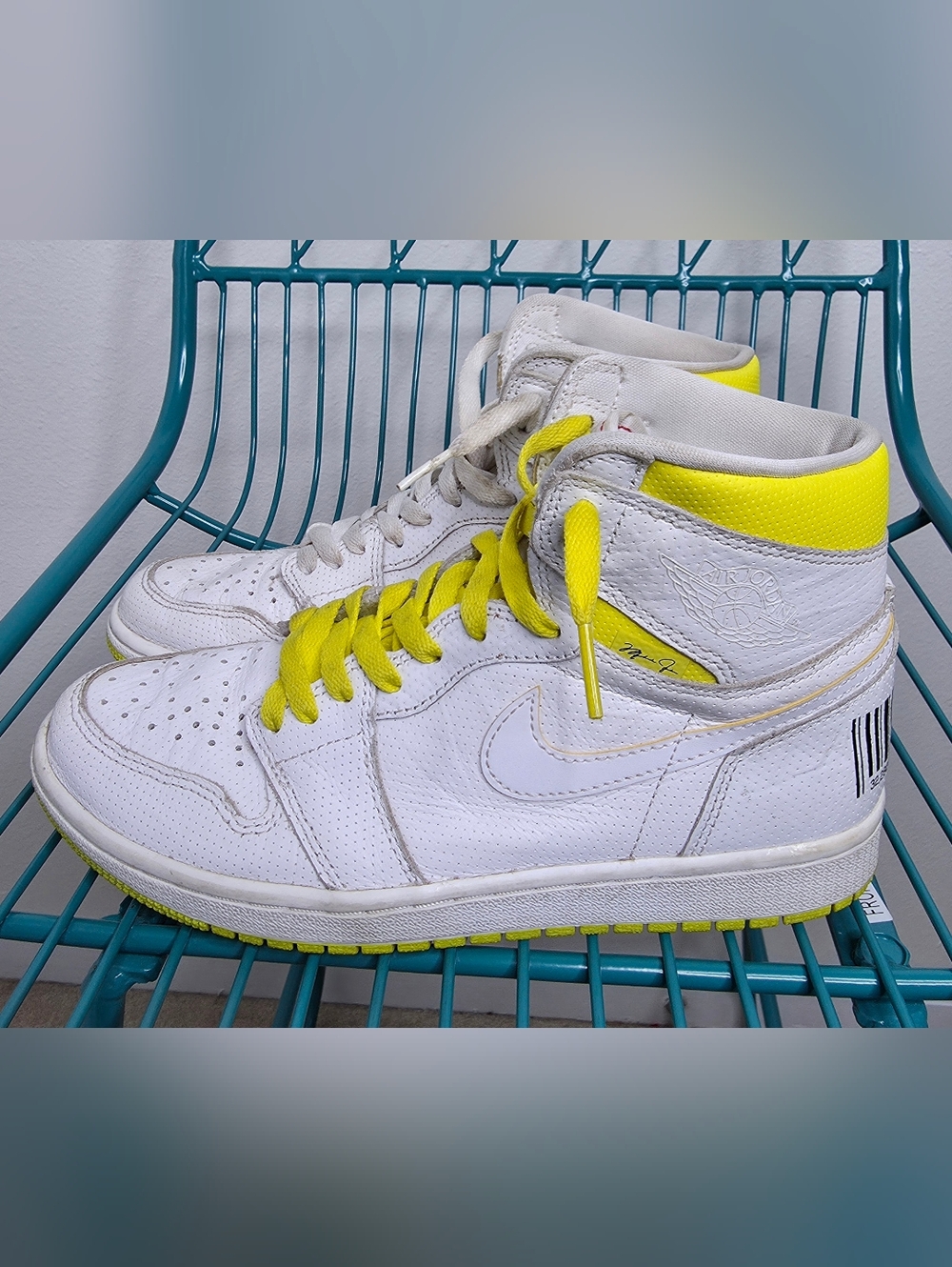 ​Nike Air Jordan 1 Mid Yellow White Black Sneaker Mid-Top SZ 9 Eclectic Grandpa